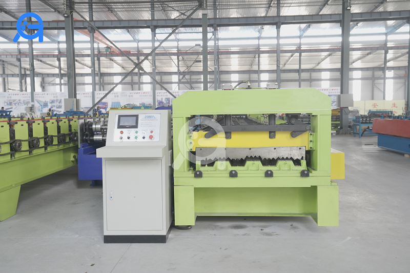 ​Machine de formage de plaques de roulement de sol à grande vitesse