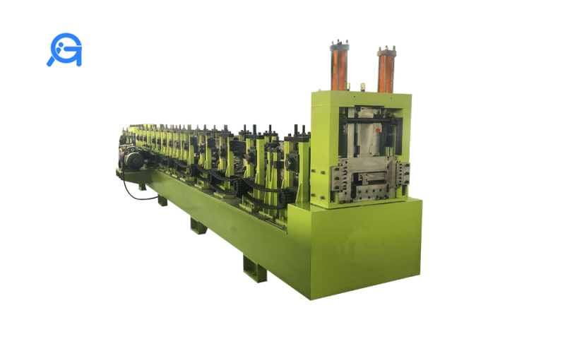 Machine de formage d’acier à canal CZ
