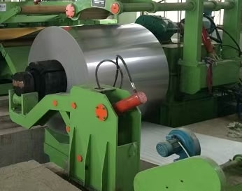 hydraulic decoiler of the cut to length line