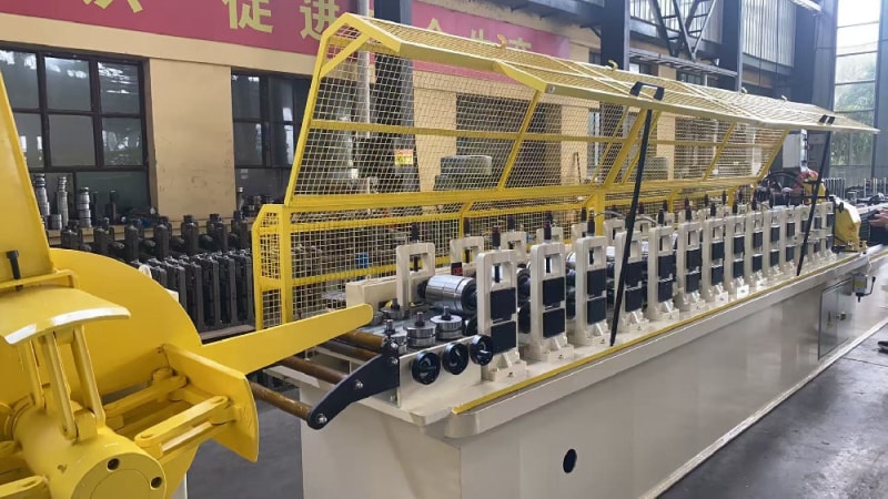 Full Automatic High Speed Adjustable for Different Sizes Solar Panel Bracket Machine