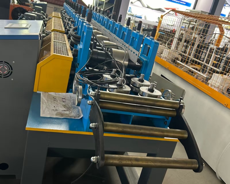 L angle roll forming machine