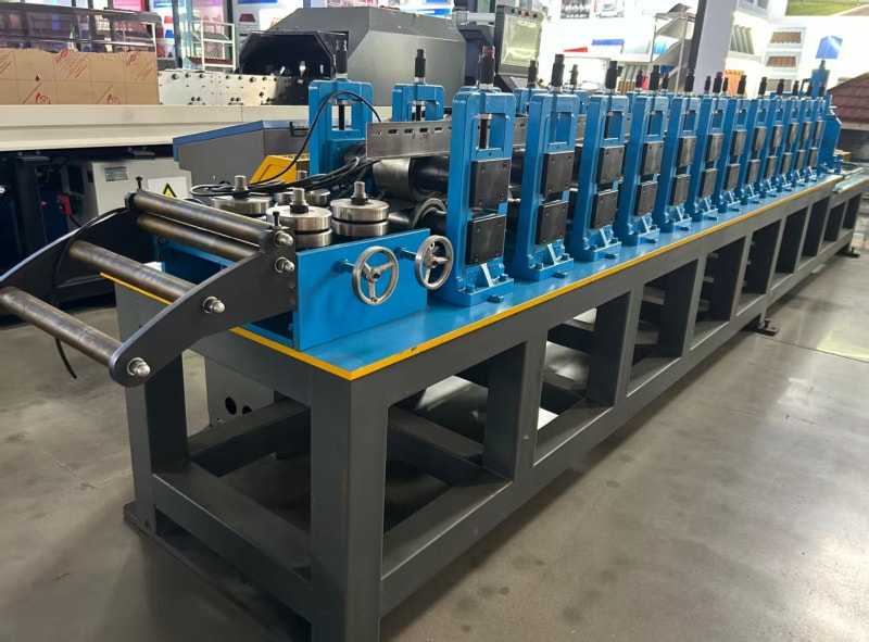 L angle roll forming machine